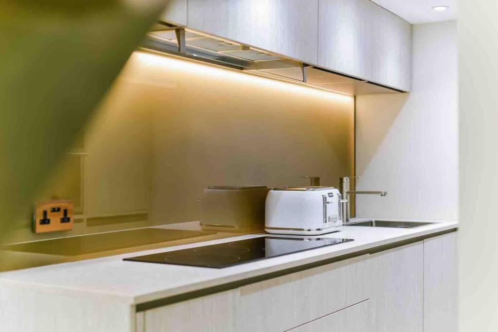 Luxury Modern Apartment Londra Esterno foto