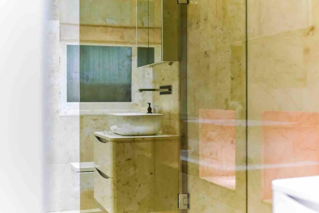 Luxury Modern Apartment Londra Esterno foto